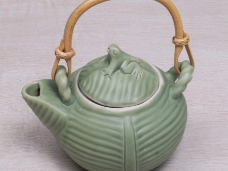 Banana Frog Hand Crafted Green Ceramic Frog Motif Teapot Supply