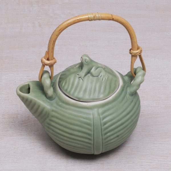 Banana Frog Hand Crafted Green Ceramic Frog Motif Teapot Supply