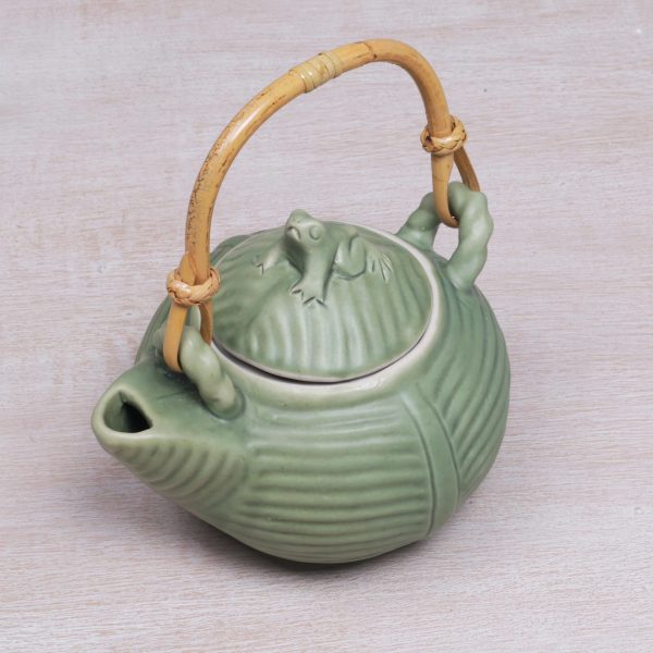 Banana Frog Hand Crafted Green Ceramic Frog Motif Teapot Supply